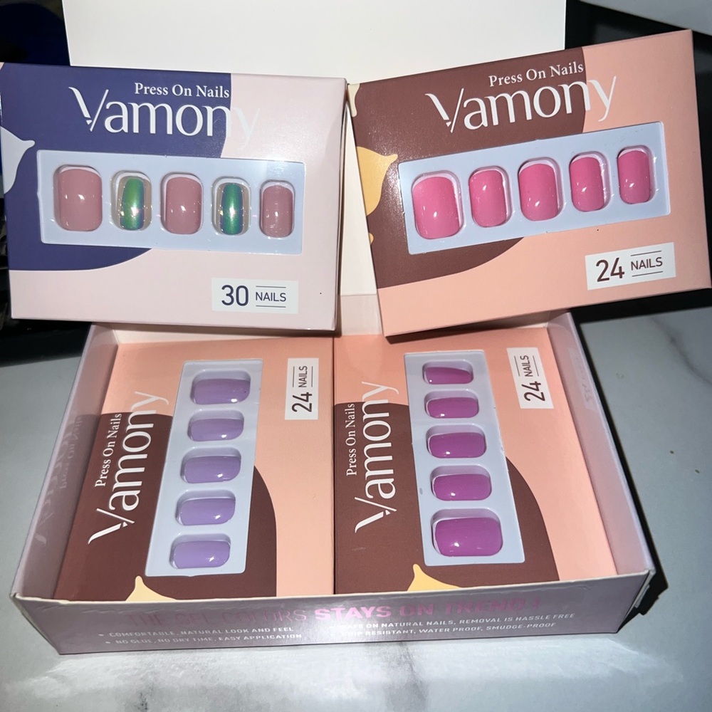 Press On Nails - Picture 3 of 3